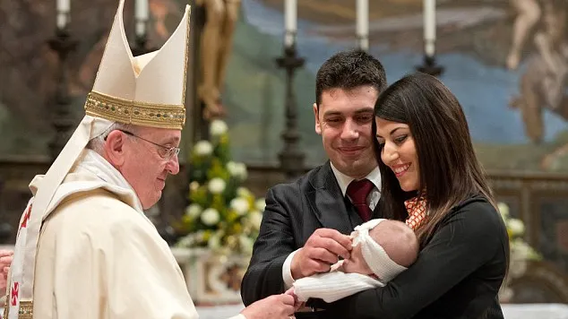 SFÂNTUL VALENTIN la Vatican: O pernă nupțială și un discurs papal pentru 20.000 de logodnici 