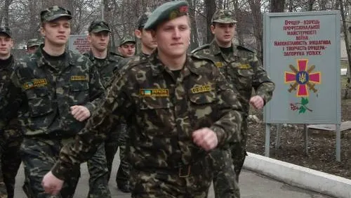 UCRAINA. Demisie la Statul Major: "În prezent se implică armata în conflictul civil"