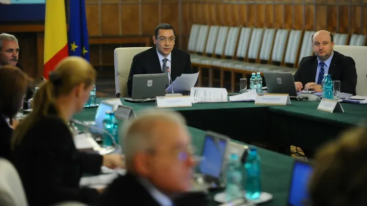Guvernul ridică starea de alertă din judeţe, Ponta avertizează însă de posibile inundaţii