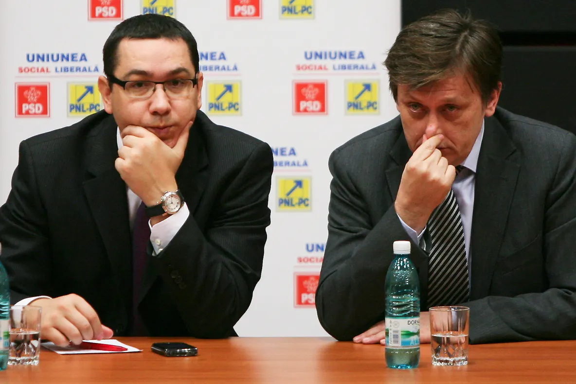 CREDITE REEŞALONATE. Ceartă între Ponta şi Antonescu pentru "ELECTORATĂ"