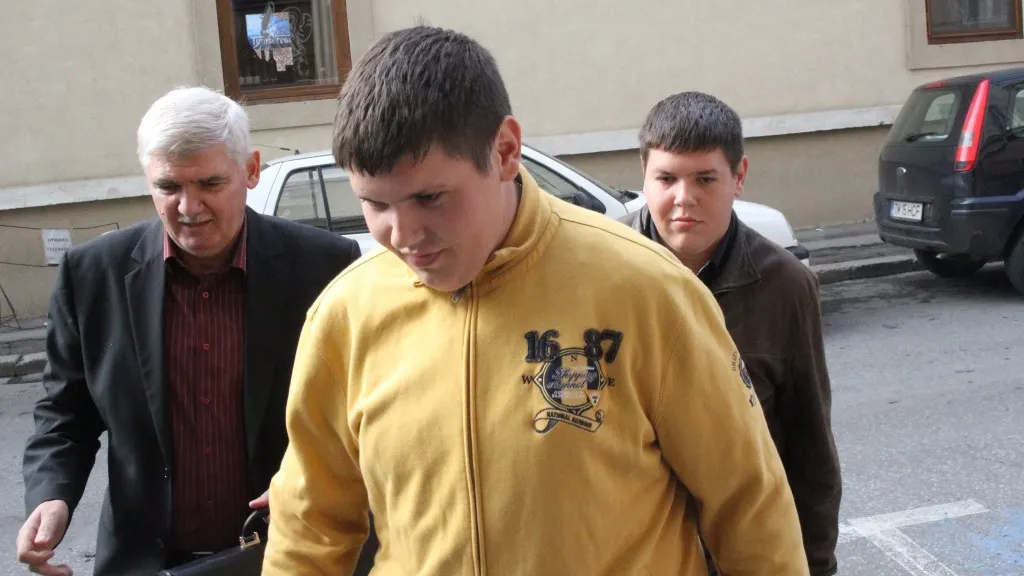 "Decizie REVOLTĂTOARE" în cazul GEMENILOR acuzaţi de PORNOGRAFIE INFANTILĂ