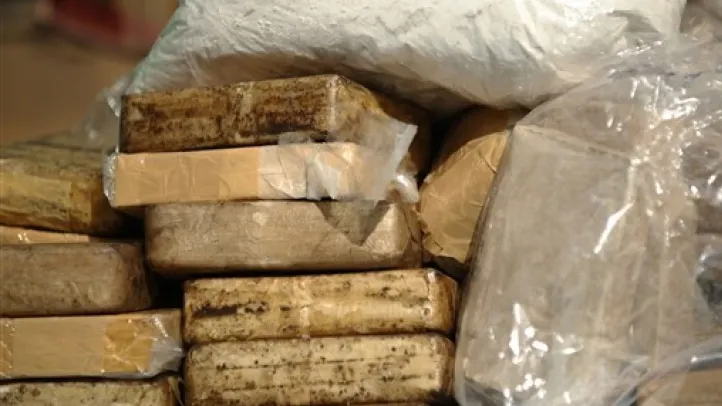Peste un kilogram de heroină, vândut în Penitenciarul Colibaşi cu ajutorul unor gardieni