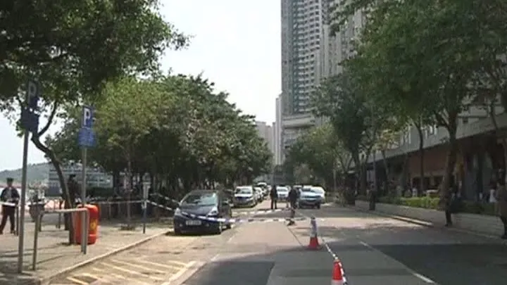 Un editor din Hong Kong a fost înjunghiat în plină stradă 