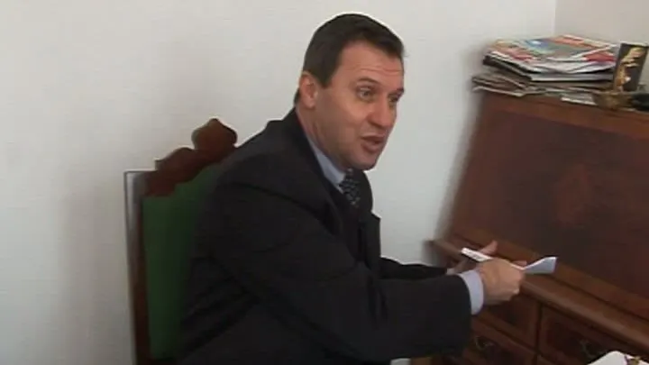 ATENŢIE, FUNCŢIONAR RĂU! Incredibil ce a păţit un om de afaceri din Craiova