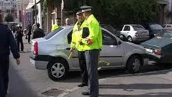 VOLUNTARI pentru POLIŢIA LOCALĂ. Zeci de persoane au primit deja legitimaţiile