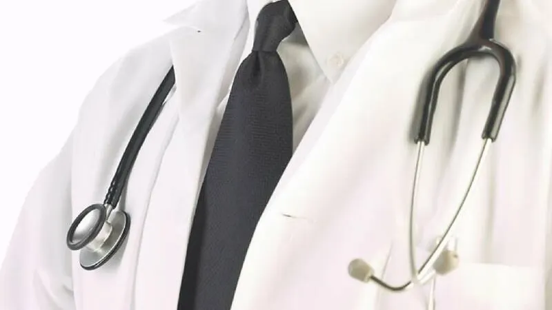 Un singaporez de 63 de ani, student la Iaşi, ar putea fi cel mai bătrân absolvent de Medicină
