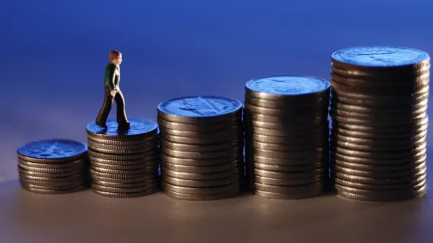 Cele mai mici SALARII din România. FUGI IMEDIAT din aceste industrii!