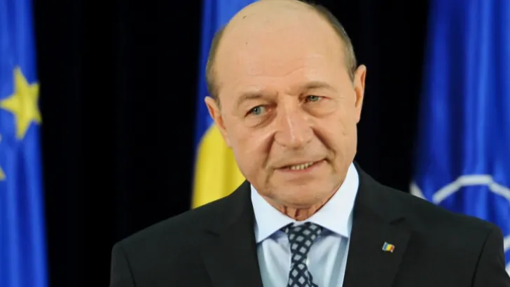 Băsescu: La 96 de ani de la unirea Basarabiei cu ţara mamă suntem în două state, dar acelaşi popor