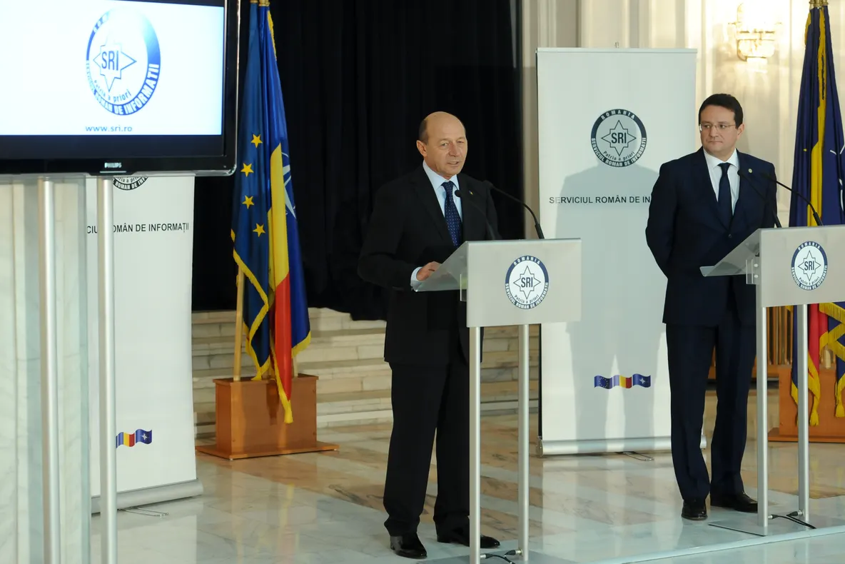 Băsescu: SRI, un club de oameni serioşi, nu a mai "beneficiat" de influenţa partidelor