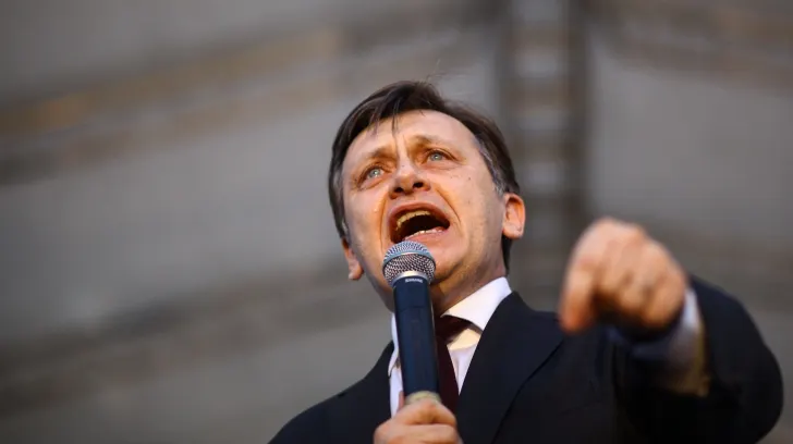 Cozmin Gușă : Ca să intre în turul doi al alegerilor prezindențiale, Antonescu depinde de Băsescu