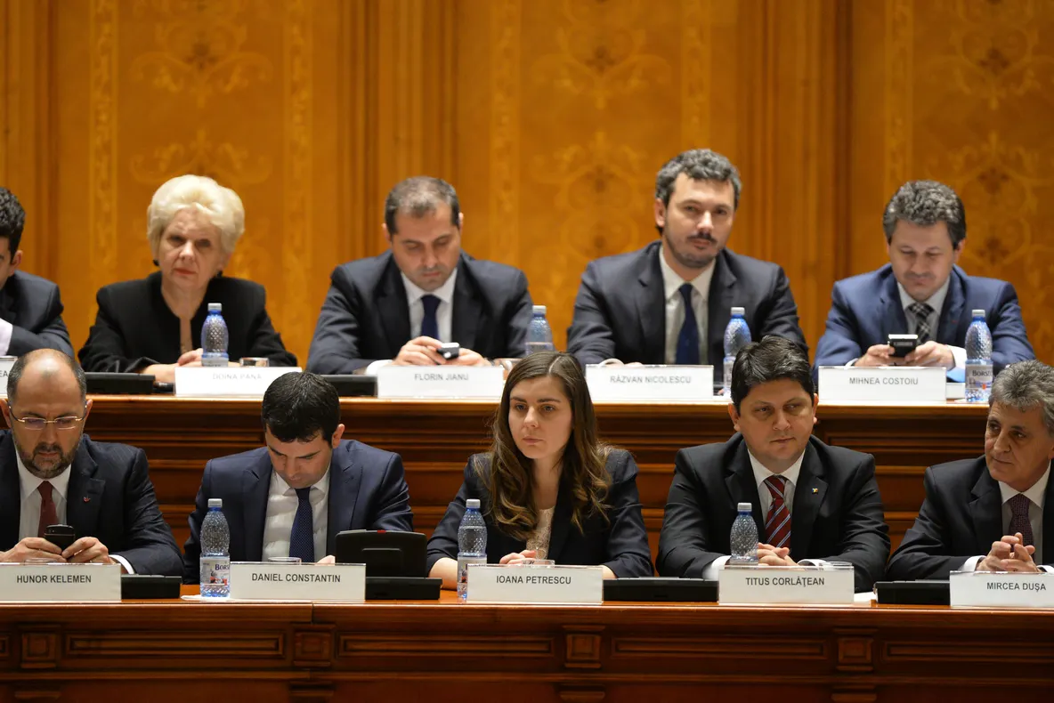 GUVERNUL PONTA 3 A TRECUT DE PARLAMENT. Ponta: "Miercuri voi îndrepta confuziile!"