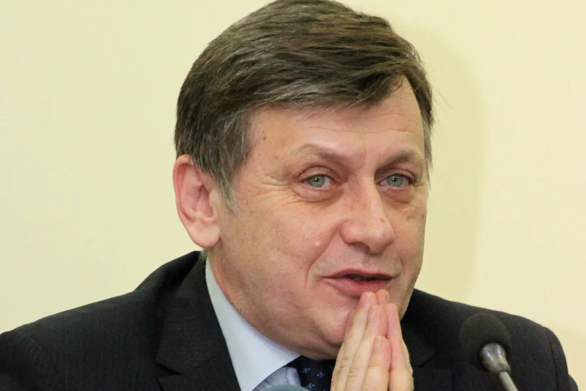 Senator PNL: Sunt şocat de defetismul liderilor partidului, în frunte cu Antonescu