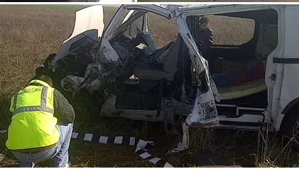 Un muncitor a murit călcat de o autoutilitară care dădea cu spatele - Evenimentul este încadrat la ucidere din culpă
