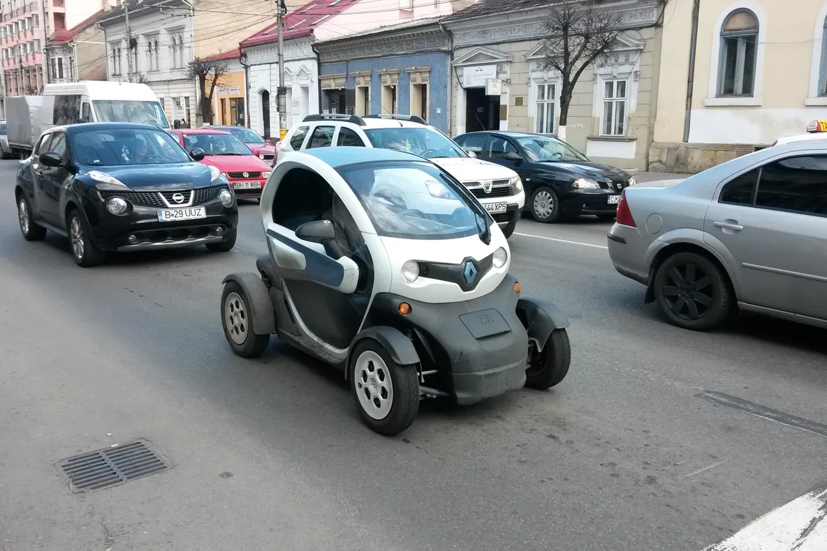 Cel mai fericit ŞOFER din ROMÂNIA conduce un SUPER AUTOTURISM şi nu are nevoie de BENZINĂ