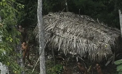 Descoperire uimitoare în jungla amazoniană: Oameni izolaţi de lumea exterioară