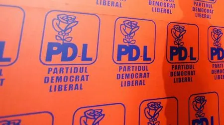 Peste o mie de membri ai PDL Hunedoara, la mitingul organizat de partid la Cluj-Napoca