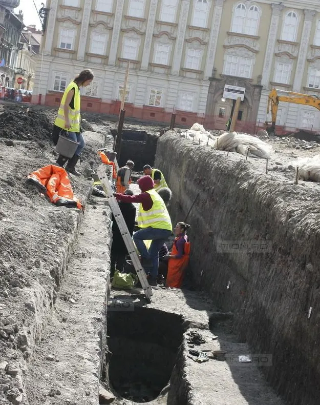 DESCOPERIRE ARHEOLOGICĂ EXCEPŢIONALĂ în centrul oraşului Timişoara