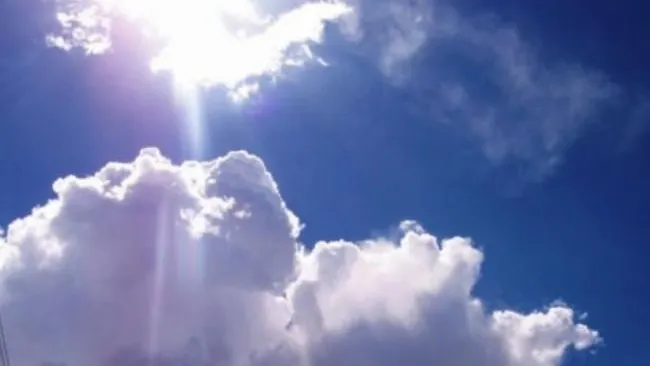 PROGNOZA METEO pentru trei zile. Vremea se încălzeşte uşor, VÂNTUL rămâne puternic