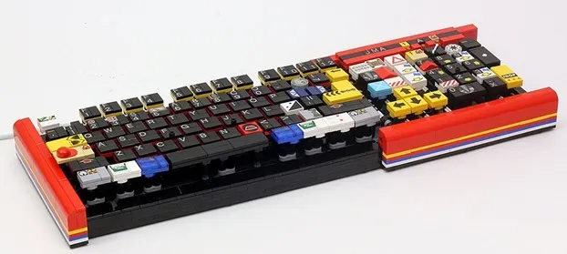 Prima tastatură realizată integral din LEGO