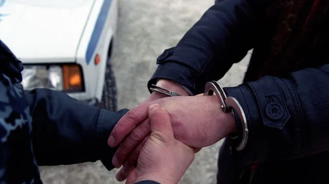 Agentul de pază al unui local, înjunghiat mortal de un client, patronul fiind şi el rănit