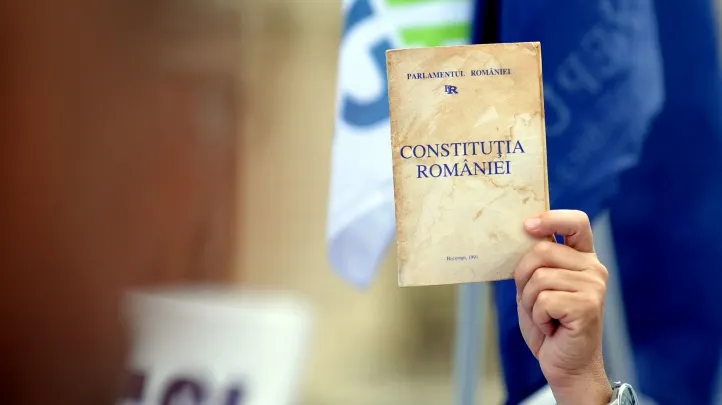 NOUA CONSTITUŢIE: Comisia de revizuire aşteaptă până pe 30 aprilie amendamente la proiect