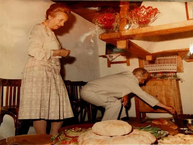 DOSAR HISTORIA. Relaţiile dintre Ceauşeşti şi personal:stăpâni şi slugi