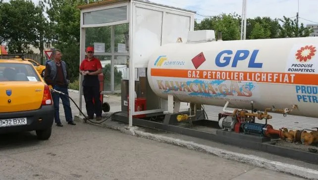 Efectul exploziei de la Crevedia: Românii fug de locuințele aflate aproape de stațiile GPL 
