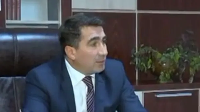 Deputatul Arsene, vedetă într-un film porno. Interzis copiilor sub 18 ani !