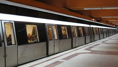 Ziua Europei la metrou, cu patiserie franţuzească şi cărţi poliţiste suedeze