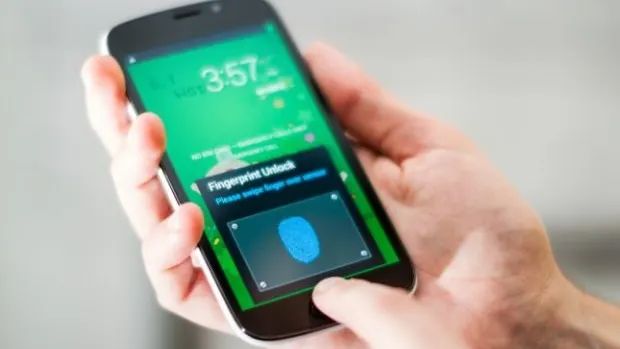 Cum poţi să păcăleşti SENZORUL DE AMPRENTĂ la Samsung Galaxy S5