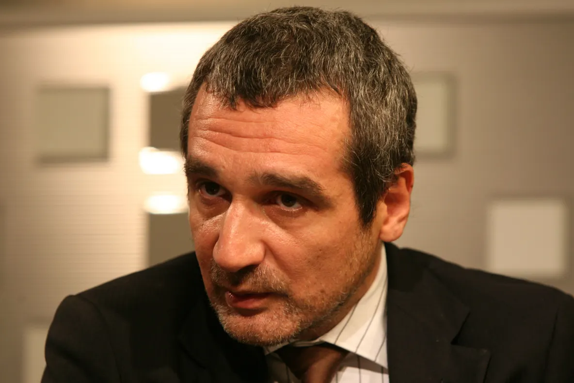 Sebastian Lăzăroiu : Victor Ponta va intra în istorie ca groparul PSD