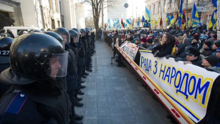 MORŢI în luptele din Ucraina, dintre militanţii proruşi şi trupele speciale ucrainene