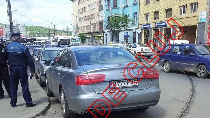 Gestul revoltător al unui şofer, aflat la volanul unui AUDI. A paralizat traficul 