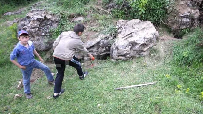 Povestea copiilor care au descoperit O COMOARĂ de peste jumătate de milion de euro