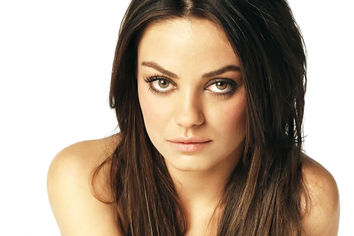 MILA KUNIS a confirmat că este ÎNSĂRCINATĂ