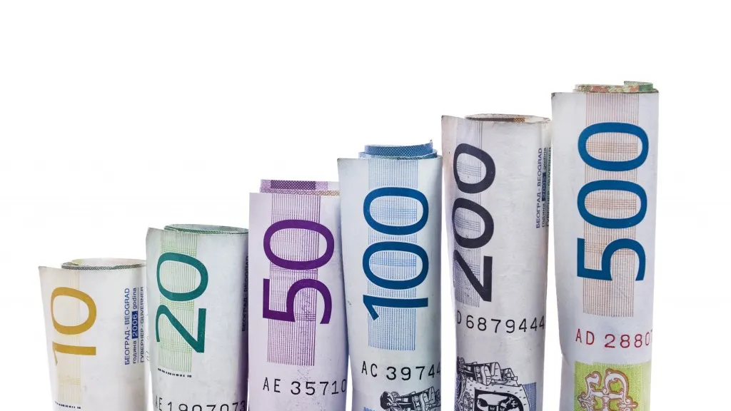 Euro se apropie din nou de un maxim istoric! 4,7622 lei