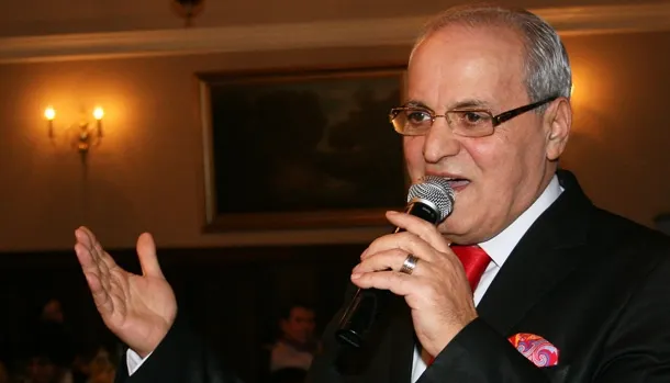 O legendă a muzicii românești se retrage