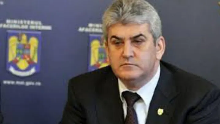 Oprea: Verificaţi dacă autovehiculele de transport persoane sunt folosite în scop electoral
