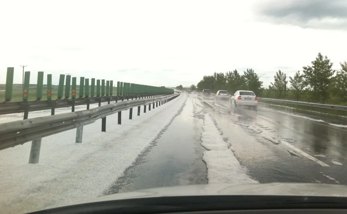 Dragnea AVERTIZEAZĂ: Ruperea unui dig ar inunda Autostrada Soarelui 
