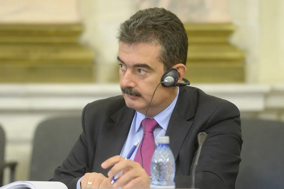 Șase deputați liberali își anunță demisia din partid și se alătură lui Tăriceanu