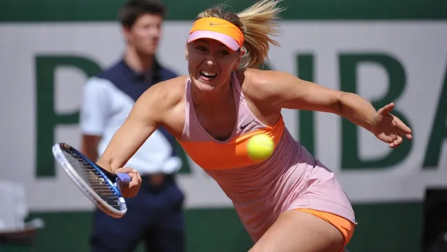 JURNALIŞTII FRANCEZI o fac PRAF pe SHARAPOVA:"A tremurat, dar a reuşit să o "îmblânzească" pe Halep"