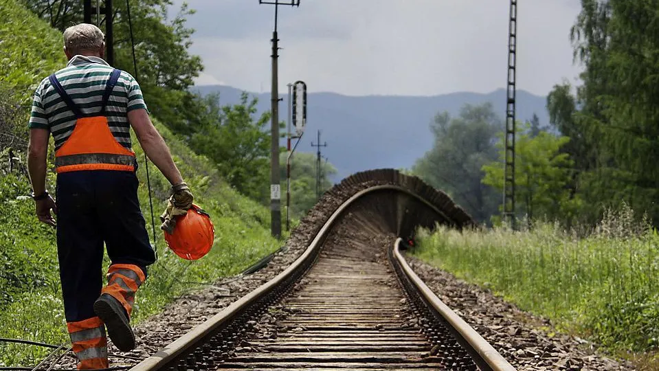 Închisoare pentru angajaţii care se sustrag de la stabilirea alcoolemiei - Legea privind siguranţa transportului pe calea ferată, PROMULGATĂ