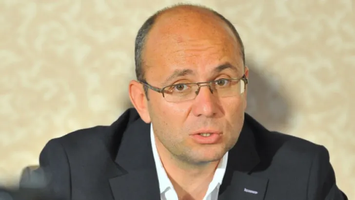 COZMIN GUŞĂ: Victor Ponta candidat unic, candidatul baronilor