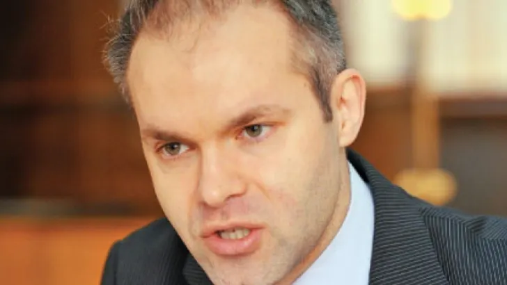 Daniel Funeriu îşi anunţă pe Facebook candidatura la preşedinţia PMP