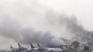Nou atac terorist în desfăşurare pe aeroportul din Karachi