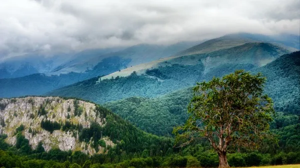 MISTERUL MUNTELUI din România care DISPARE. E unul dintre punctele energetice esenţiale ale Terrei