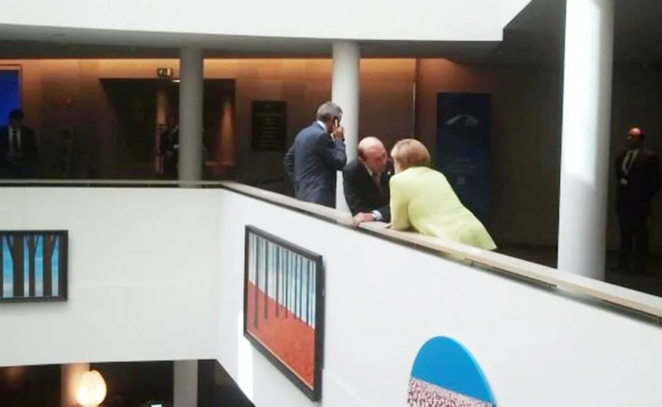 Băsescu la Consiliul European: discuţii cu Merkel, întâlnire cu preşedintele ales al Comisiei UE