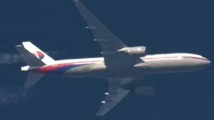 AVION PRĂBUŞIT. La bordul aeronavei se aflau cetăţeni olandezi, australieni, malaezieni