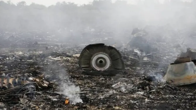 AVION DOBORÂT. CUTIILE NEGRE au fost predate de separatiştii proruşi Malaysiei