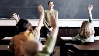 Părinţii vor plăti AMENZI pentru elevii cu multe ABSENŢE